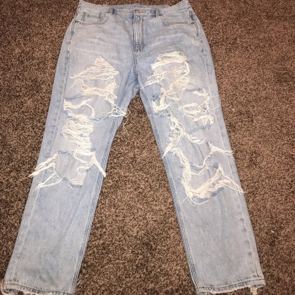 American eagle ripped mom jeans